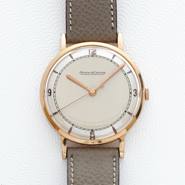 Jaeger-LeCoultre vintage · le motif gravé en lumière rasante